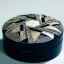 Gaston SUISSE (1896-1988) - Boîte ronde en laque noire. 1929.
